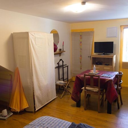 Appartement Studio Calme Et Chaleureux à Brive-la-Gaillarde Extérieur photo